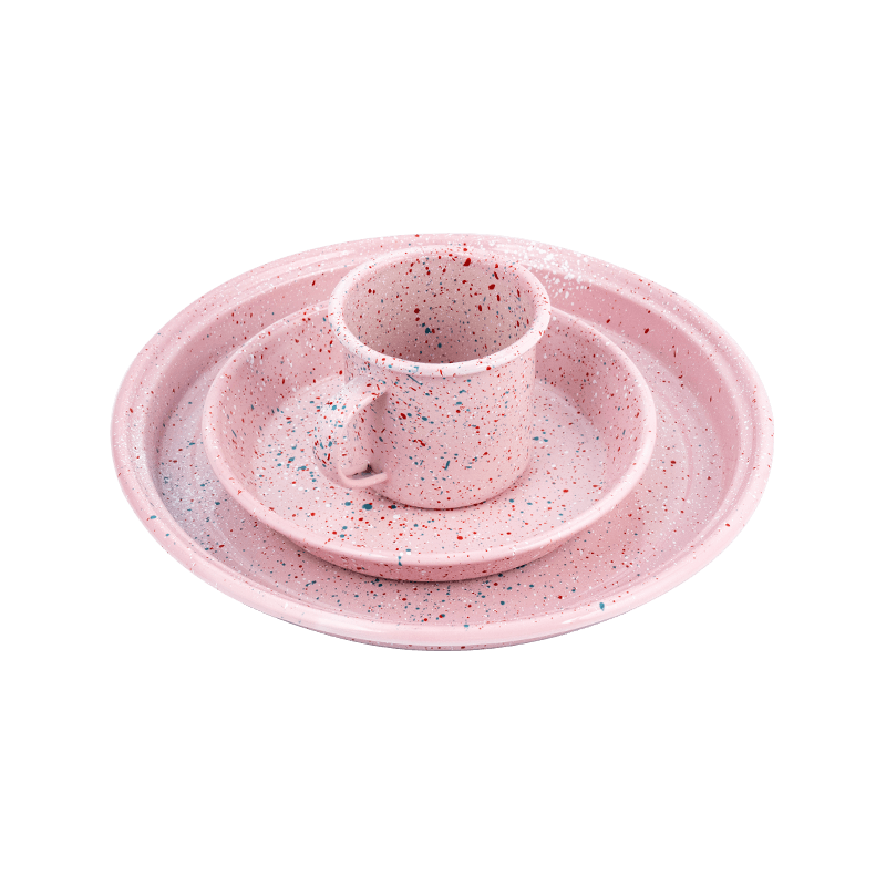 Europeisk blommig emalj tekanna